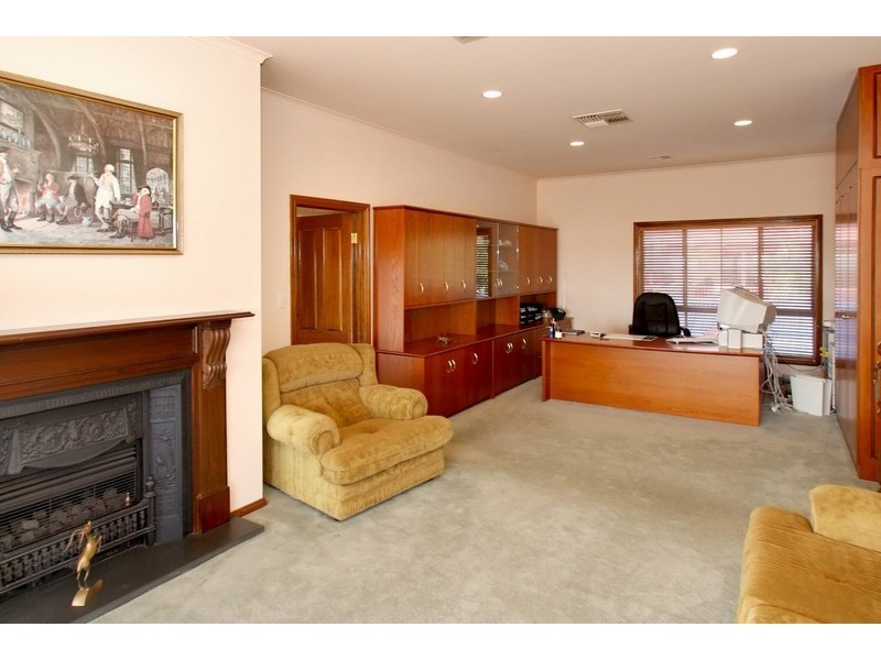 102 Perry Barr Road, Hallett Cove SA 5158