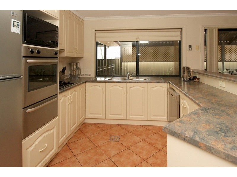 22 Alfonso Drive, Hallett Cove SA 5158