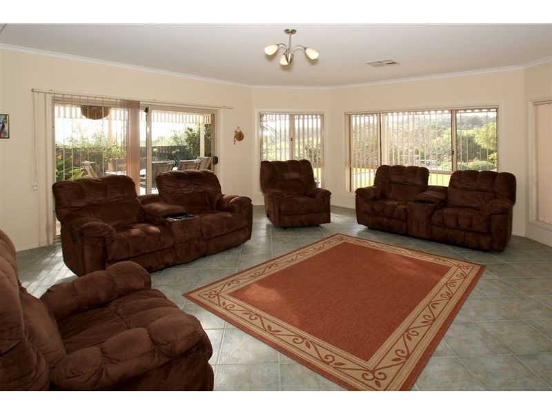 4 Gulfview Drive, Chandlers Hill SA 5159