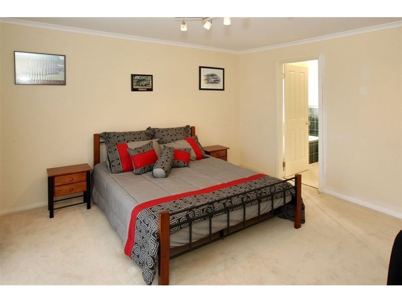 4 Gulfview Drive, Chandlers Hill SA 5159