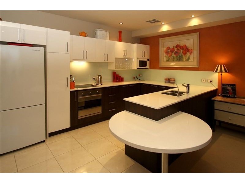 2/10 Moseley Street, Glenelg SA 5045