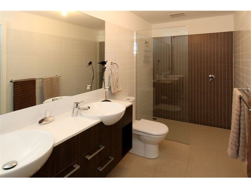 2/10 Moseley Street, Glenelg SA 5045