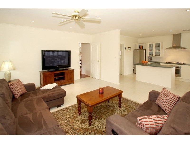 15 Maesbury Circuit, Sturt SA 5047