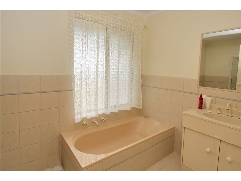 186 Hub Drive, Aberfoyle Park SA 5159