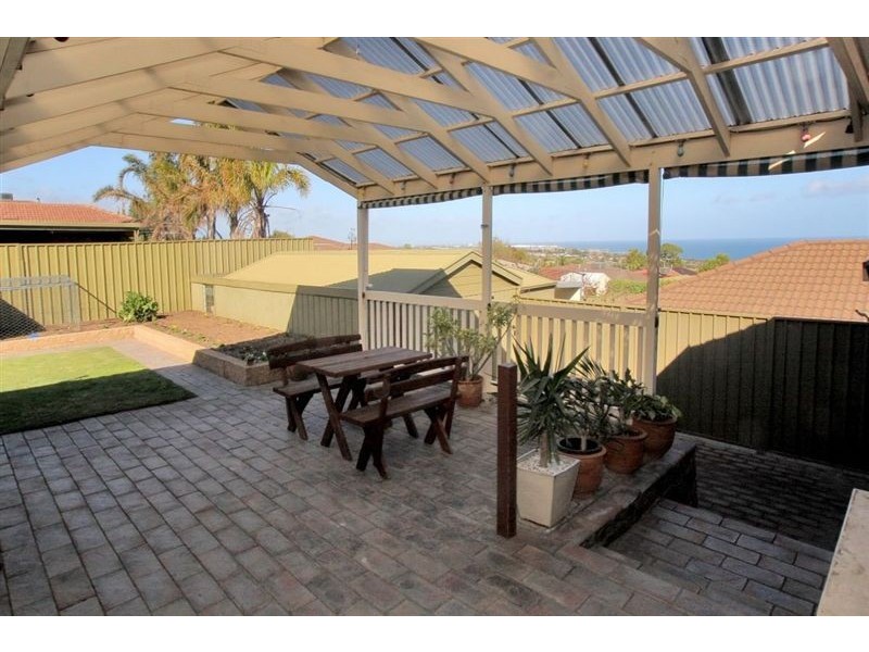 25 Moor Crescent, Hallett Cove SA 5158