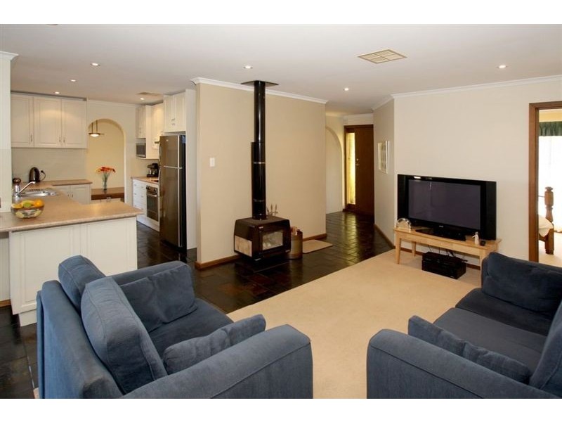 25 Moor Crescent, Hallett Cove SA 5158