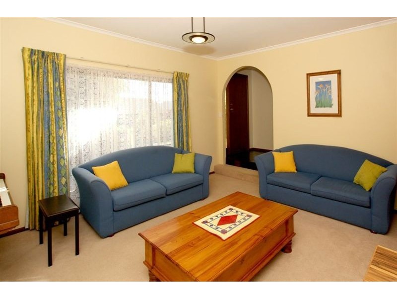 25 Moor Crescent, Hallett Cove SA 5158