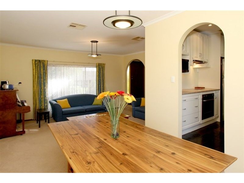 25 Moor Crescent, Hallett Cove SA 5158