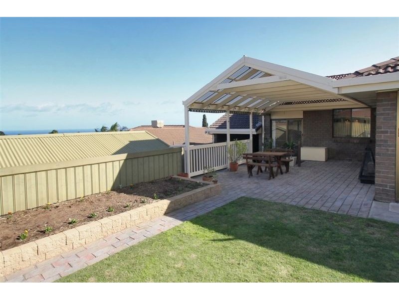 25 Moor Crescent, Hallett Cove SA 5158