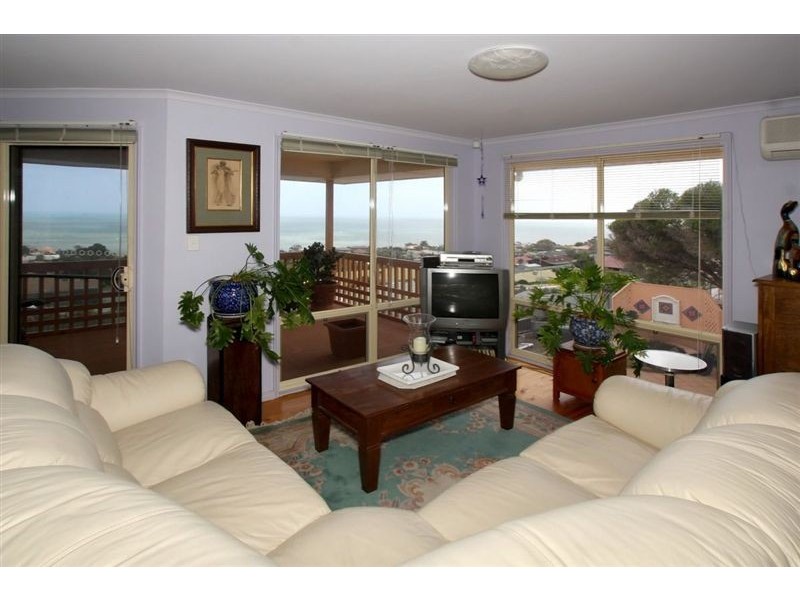 4 Moora Street, Hallett Cove SA 5158