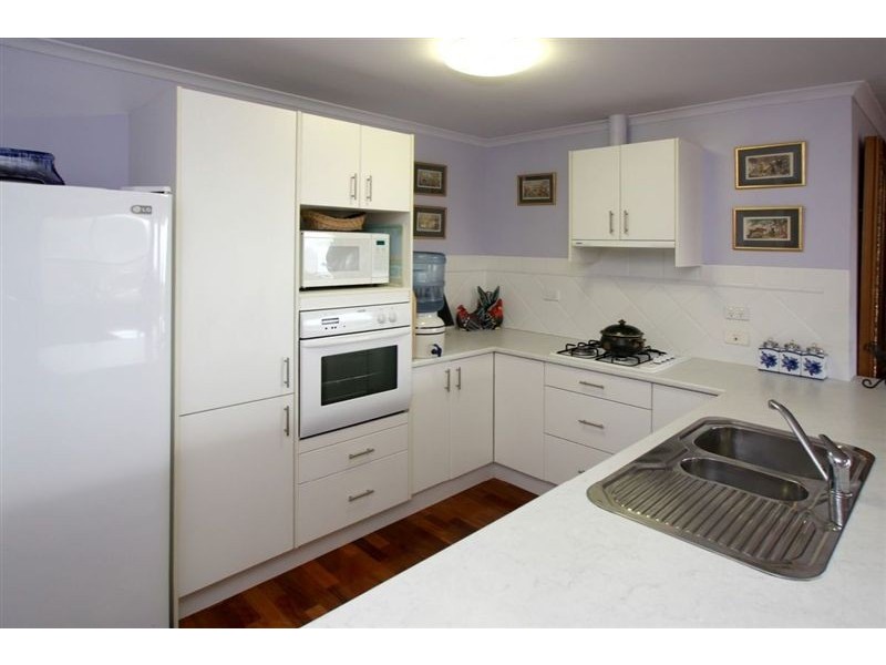 4 Moora Street, Hallett Cove SA 5158