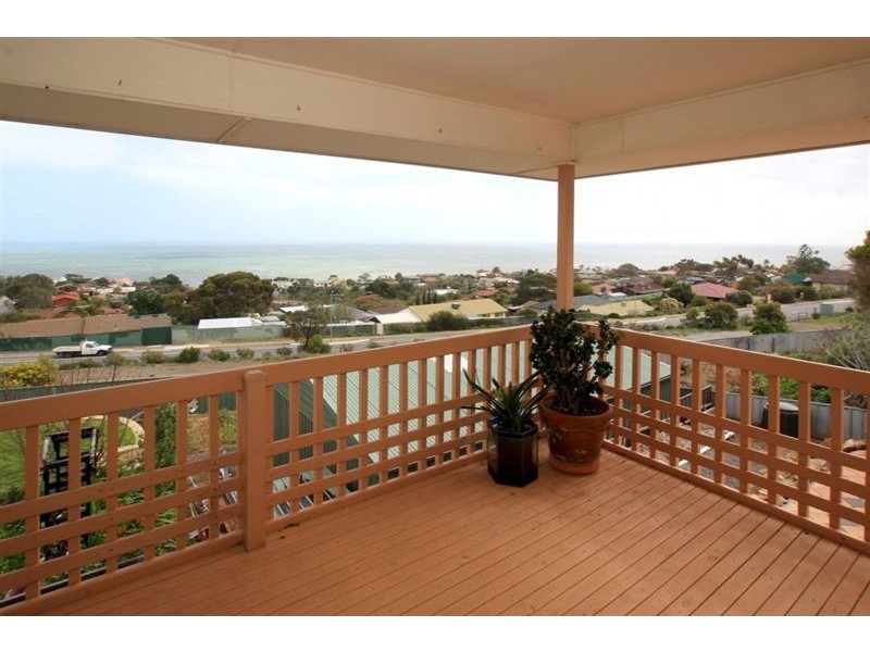 4 Moora Street, Hallett Cove SA 5158