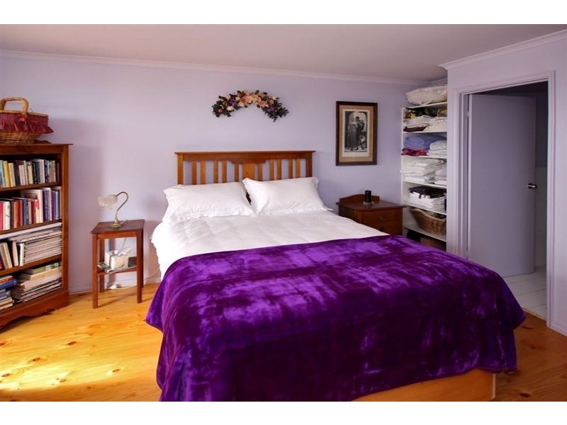 4 Moora Street, Hallett Cove SA 5158
