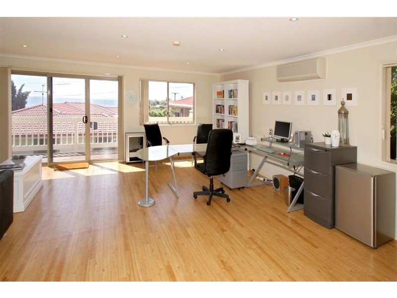 9 Peera Street, Hallett Cove SA 5158