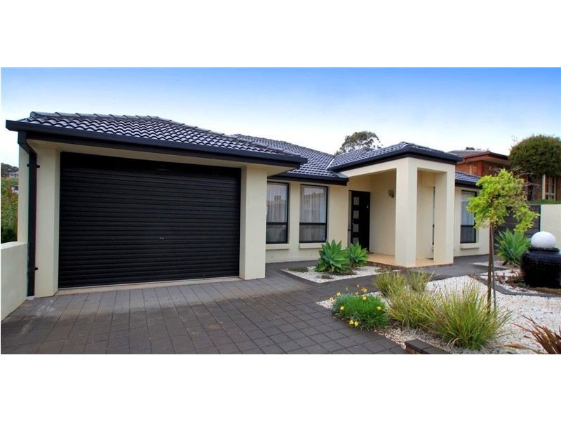 8 Pennayoona Street, Hallett Cove SA 5158