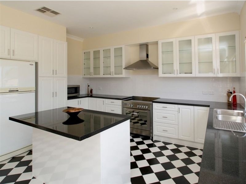 1 Neston Avenue, North Plympton SA 5037