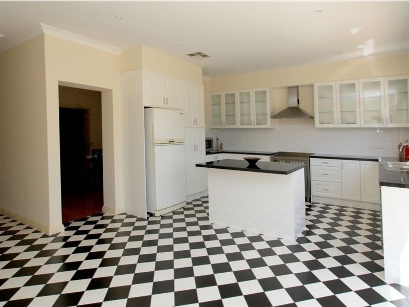 1 Neston Avenue, North Plympton SA 5037