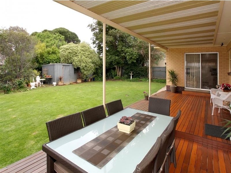 11 York Street, Happy Valley SA 5159