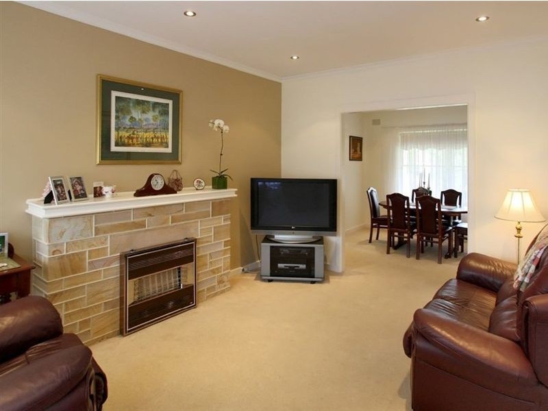 11 York Street, Happy Valley SA 5159