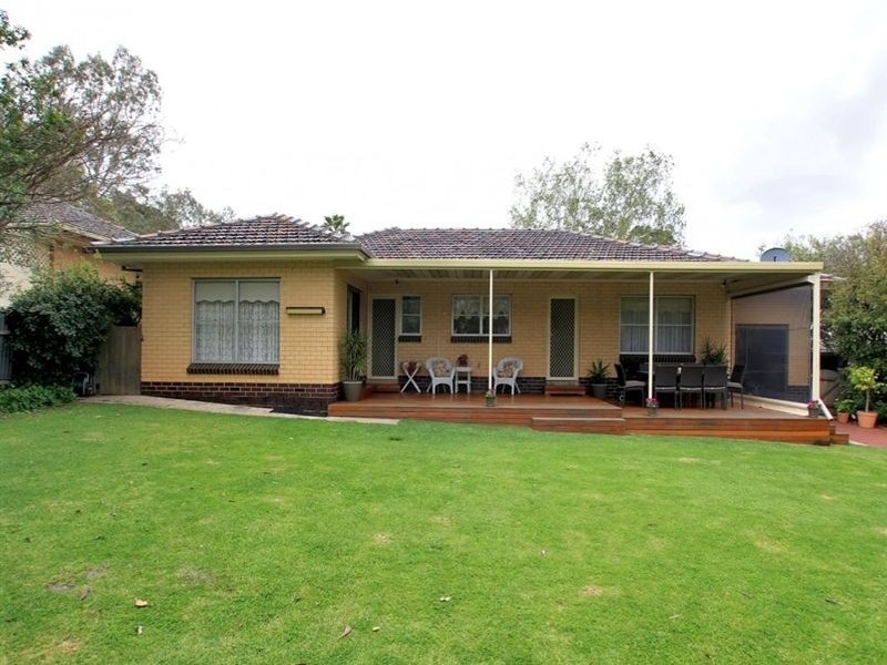 11 York Street, Happy Valley SA 5159