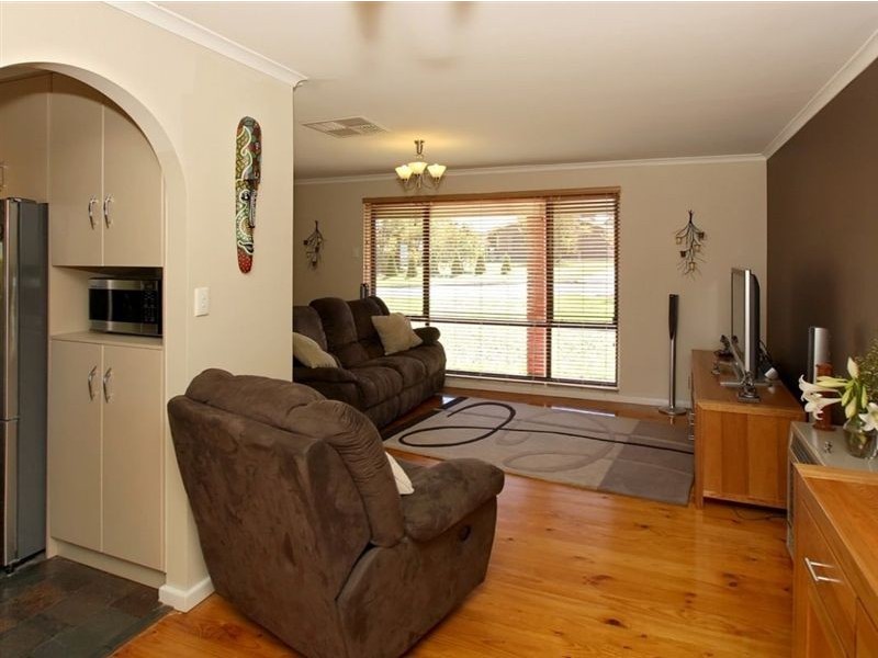 11 Thermopylae Crescent, Hallett Cove SA 5158