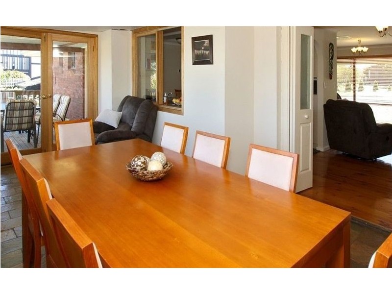 11 Thermopylae Crescent, Hallett Cove SA 5158