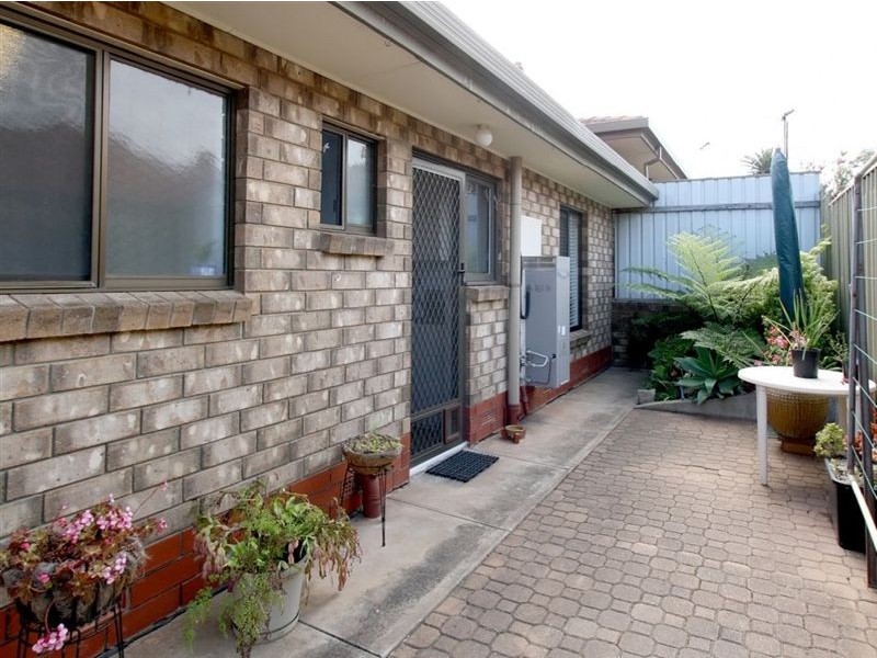 2/2 Gilbertson Road, Seacliff Park SA 5049