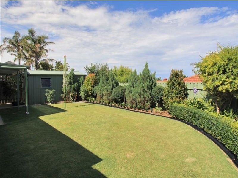 15 Coorabie Crescent, Hallett Cove SA 5158