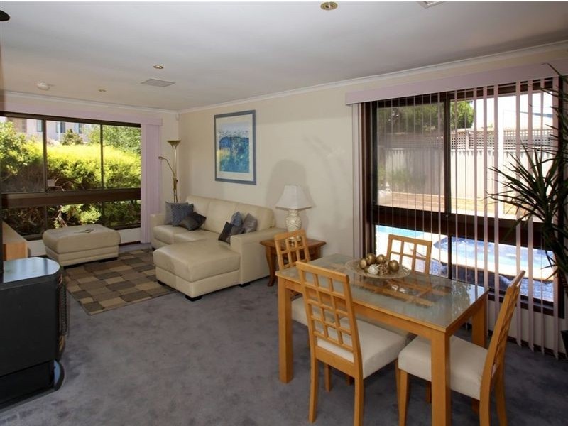 34 Dutchman Drive, Hallett Cove SA 5158