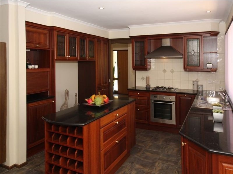 34 Dutchman Drive, Hallett Cove SA 5158