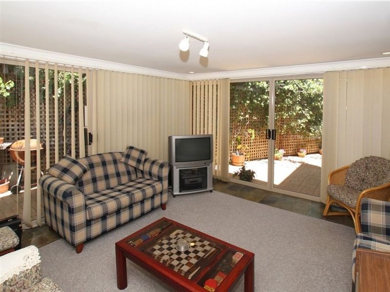 10 Admella Court, Hallett Cove SA 5158