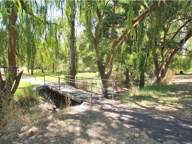 15 Banff Court, Happy Valley SA 5159