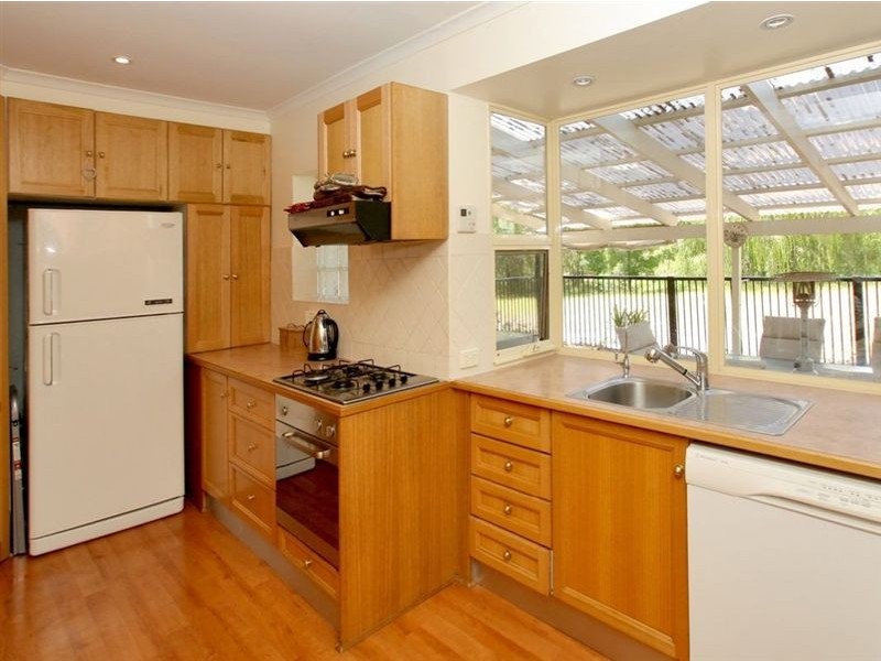 15 Banff Court, Happy Valley SA 5159