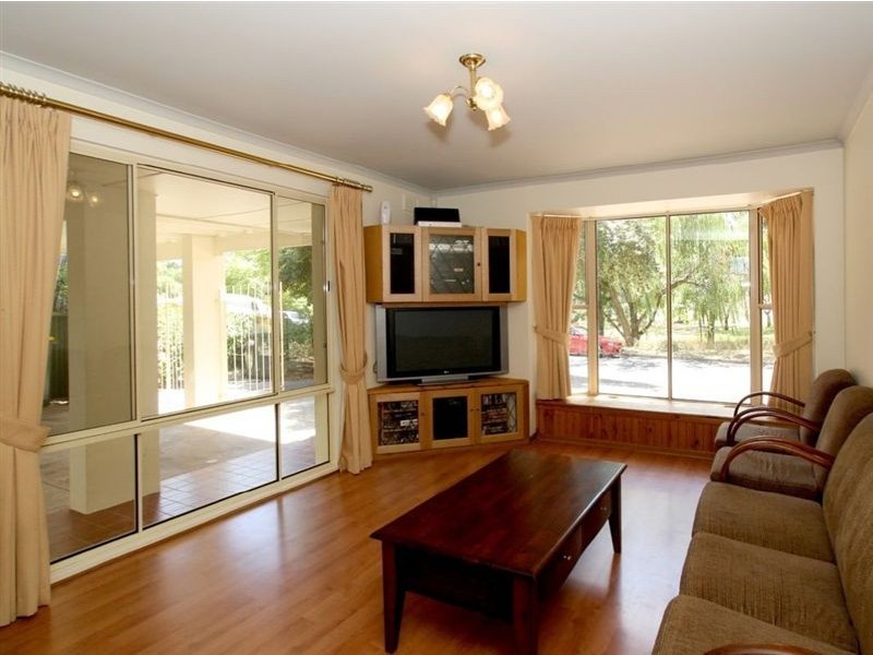 15 Banff Court, Happy Valley SA 5159