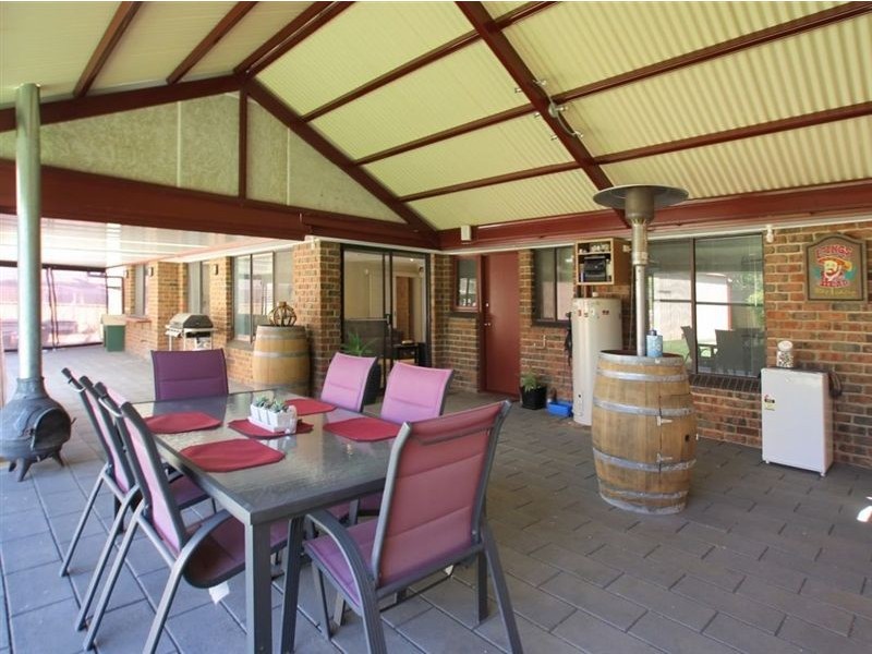 5 Klippel Avenue, Trott Park SA 5158