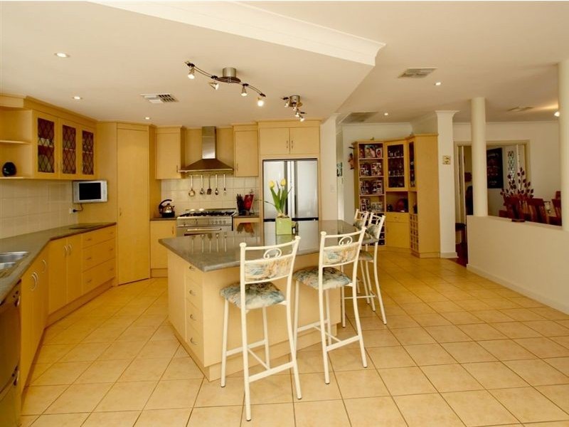 39 French Crescent, Trott Park SA 5158