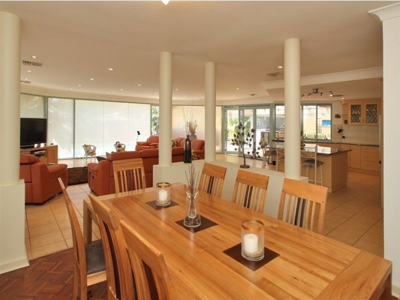 39 French Crescent, Trott Park SA 5158