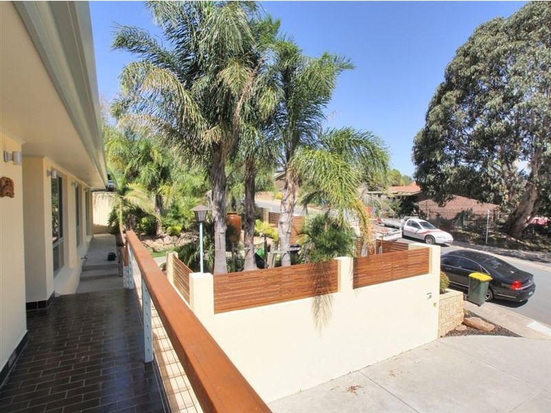 39 French Crescent, Trott Park SA 5158