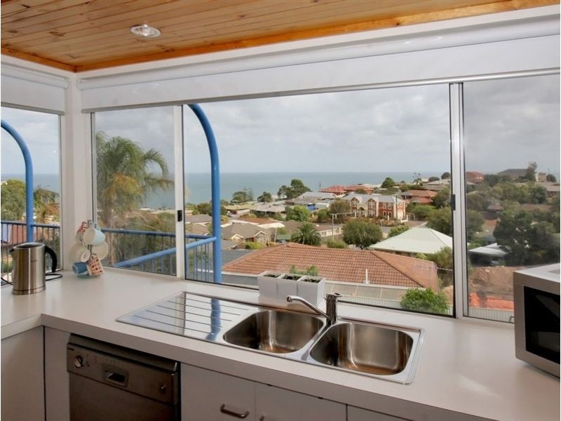 9 Kurrambi Crescent, Hallett Cove SA 5158