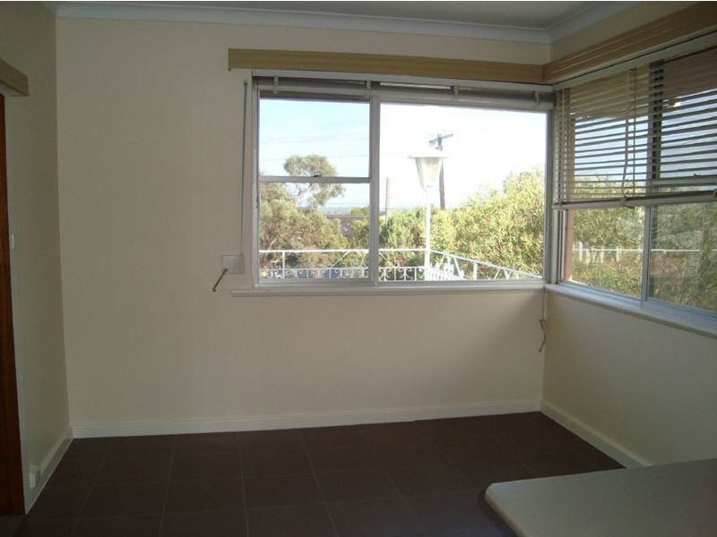 4 Warren Cr, Panorama SA 5041