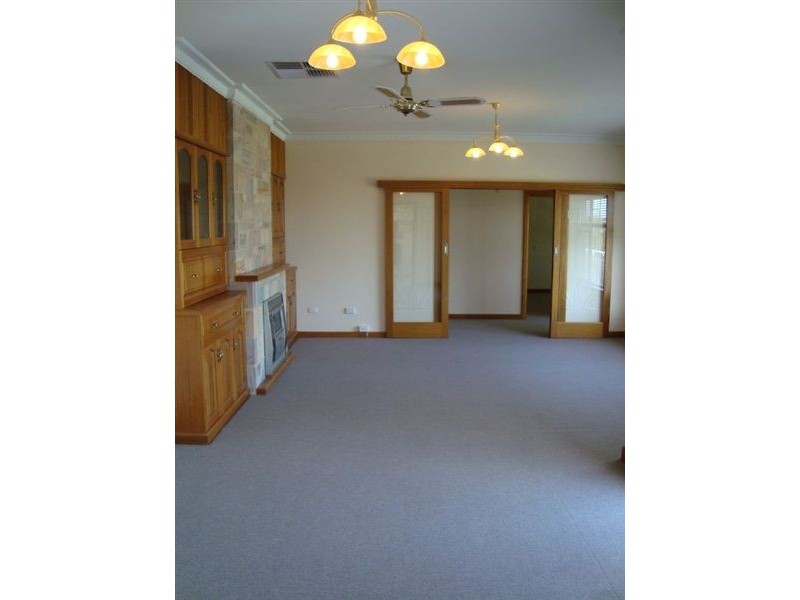 4 Warren Cr, Panorama SA 5041