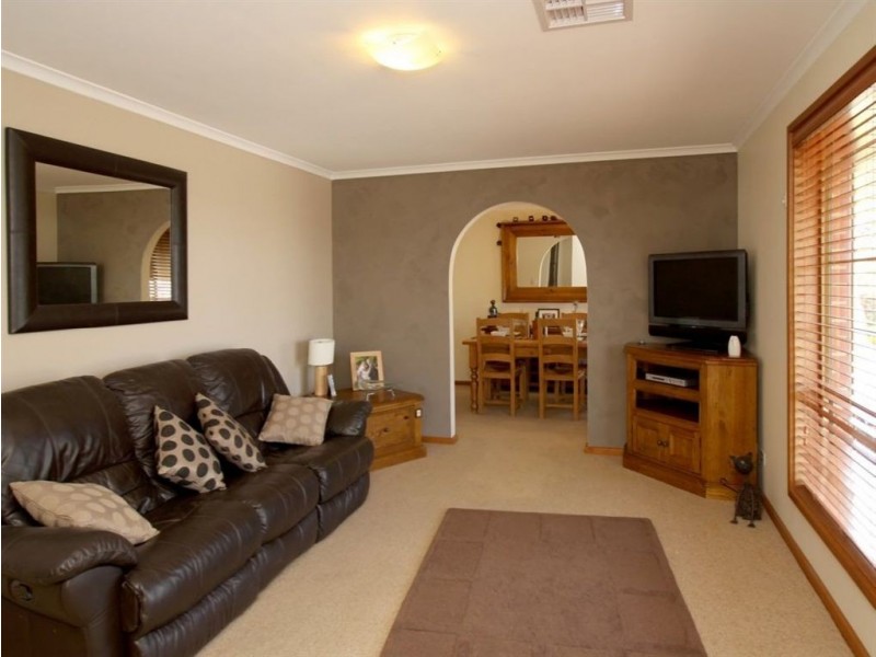 18 Quailo Avenue, Hallett Cove SA 5158