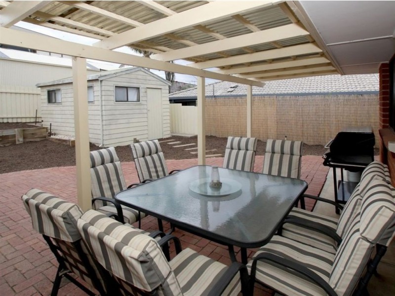 18 Quailo Avenue, Hallett Cove SA 5158