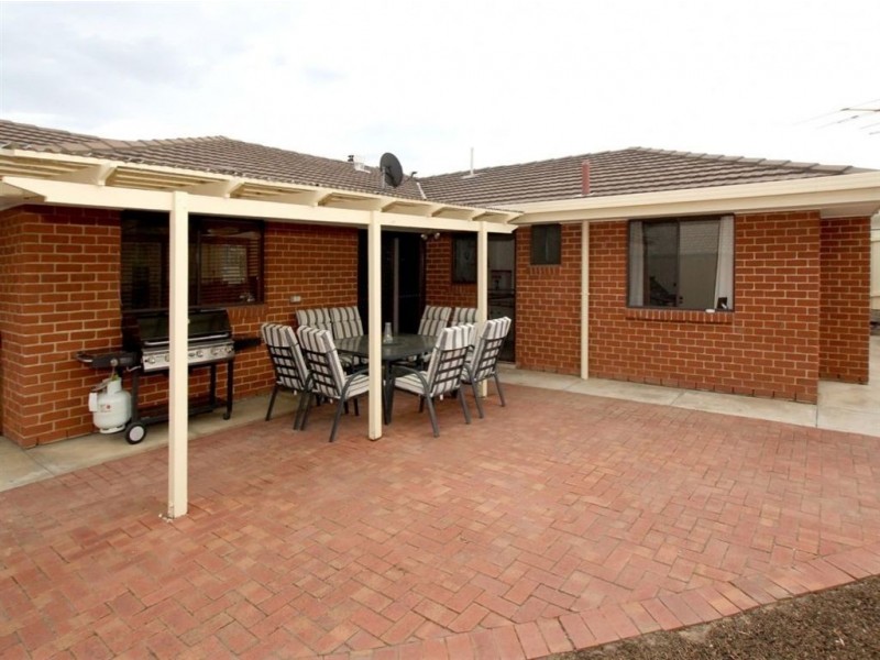 18 Quailo Avenue, Hallett Cove SA 5158