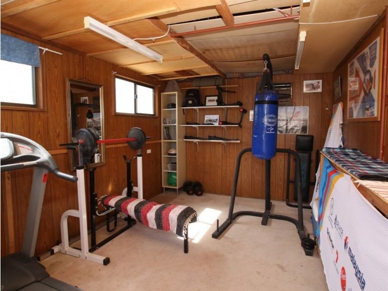 18 Quailo Avenue, Hallett Cove SA 5158