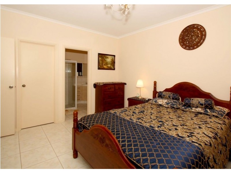 20 Myrtle Grove, Clovelly Park SA 5042