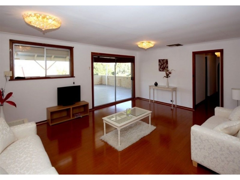24 Dutchman Drive, Hallett Cove SA 5158