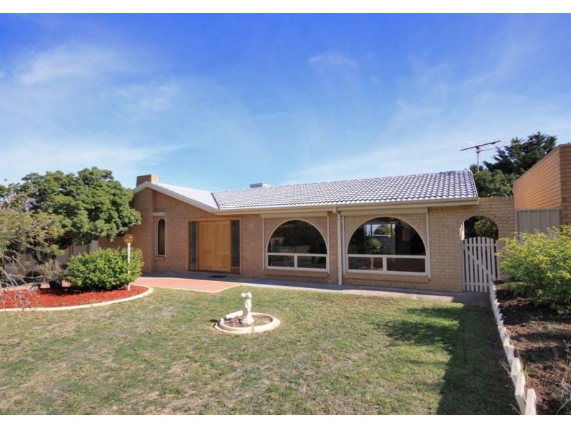 24 Dutchman Drive, Hallett Cove SA 5158