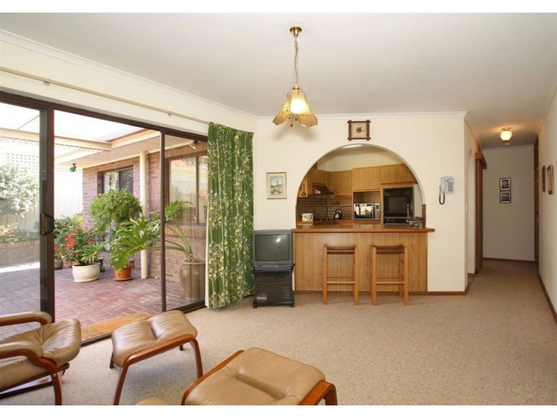 10 Dumphries Street, Flagstaff Hill SA 5159