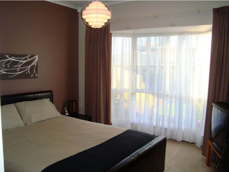 32 Fairhill Street, Hallett Cove SA 5158